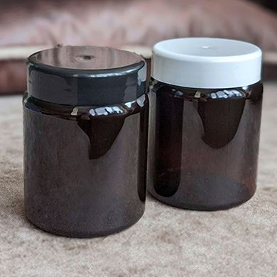 150 мл. 250 мл. Баночка коричневая (белая и черная крышки отдельно), пластик КГ250БК фото